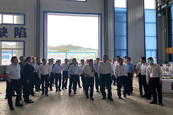 內(nèi)蒙古自治區(qū)黨委常委、通遼市委書記孟憲東攜考察團到一諾環(huán)境考察指導